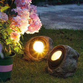 LED-es kültéri szolárlámpa - szikla, kő
